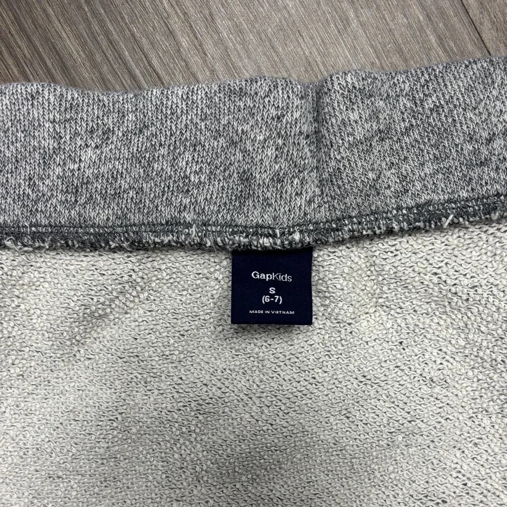 GAP Girl’s 6-7 (Ha!) Heather Gray Skirt w Zip Pockets, Elastic+Drwstrg Wst. GUC.